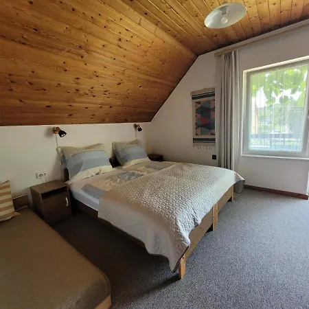 Liliom Apartment Balatonboglar