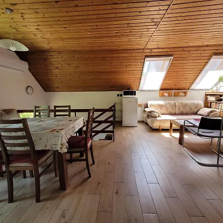 Liliom Apartment Balatonboglar